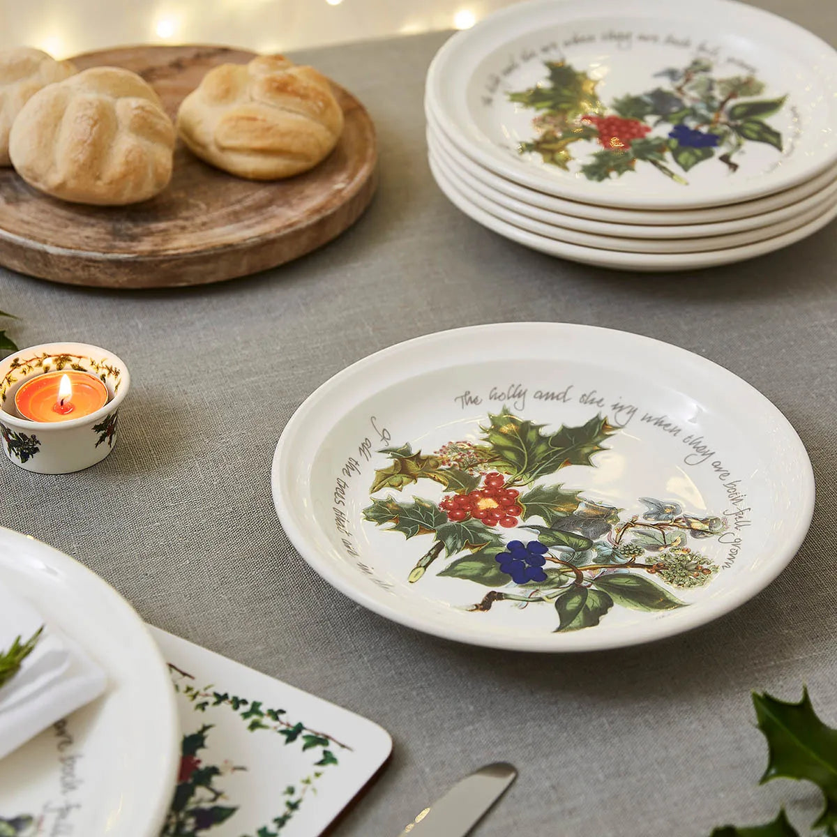 The Holly and the Ivy Dinner Plate Set 6