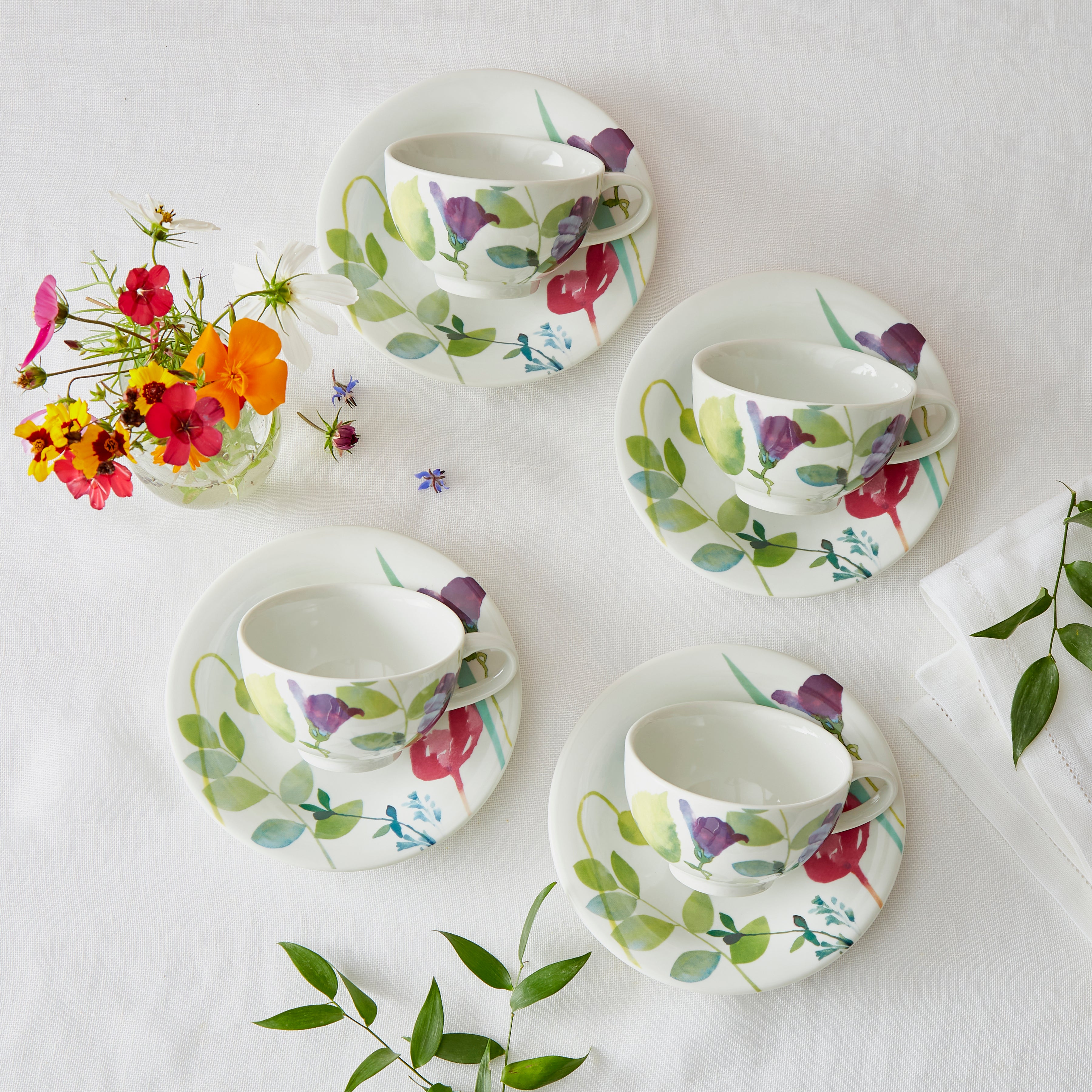 Water Garden (Pre-Order Range) Breakfast Cup & Scr - Set of 4 Cup: 0.3L 
Saucer: 17cm Set of 4