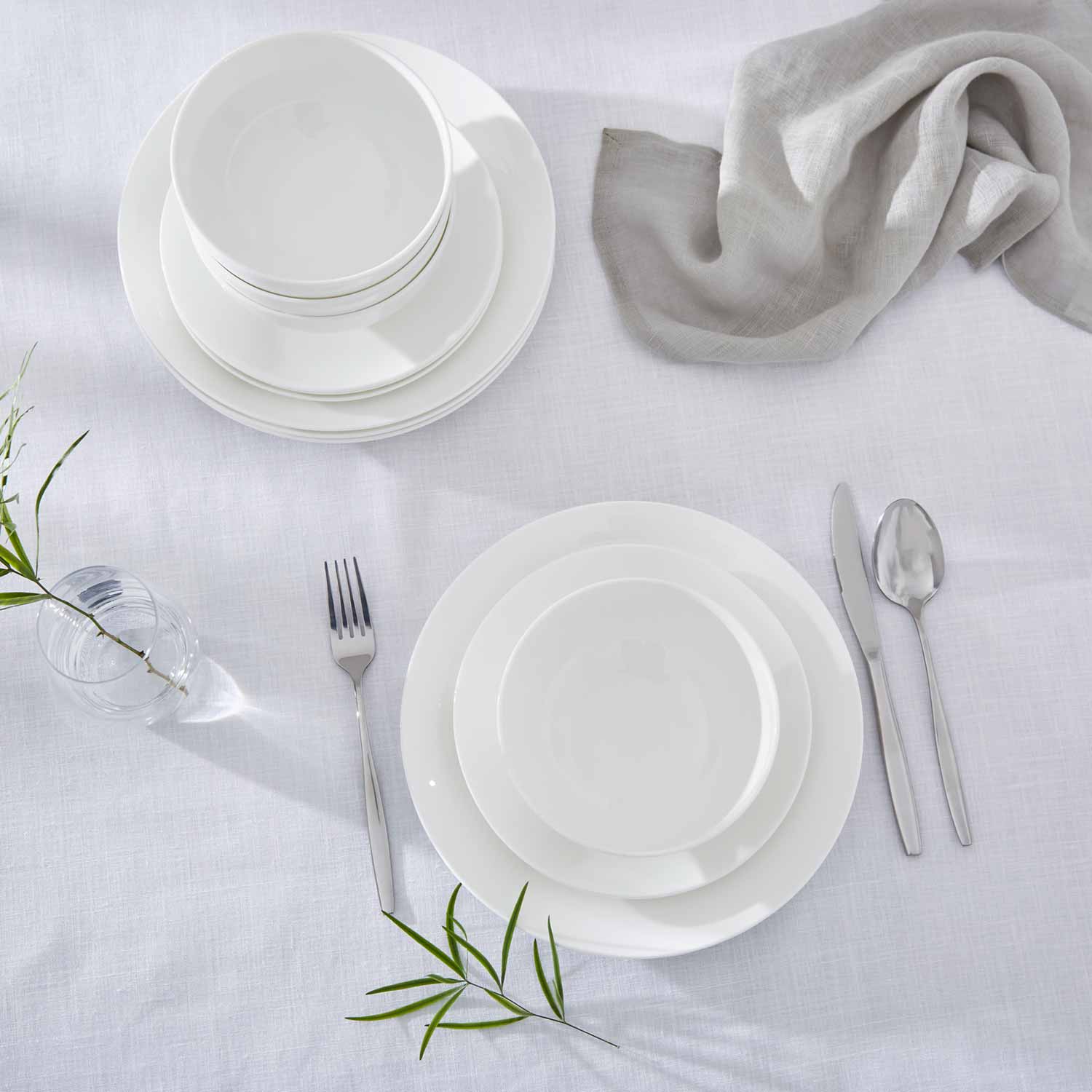 Royal Worcester Serendipity 12 Piece Set Plate 27cm/10.5", Plate 20cm/8", Cereal Bowl 15cm/6" Boxed Set