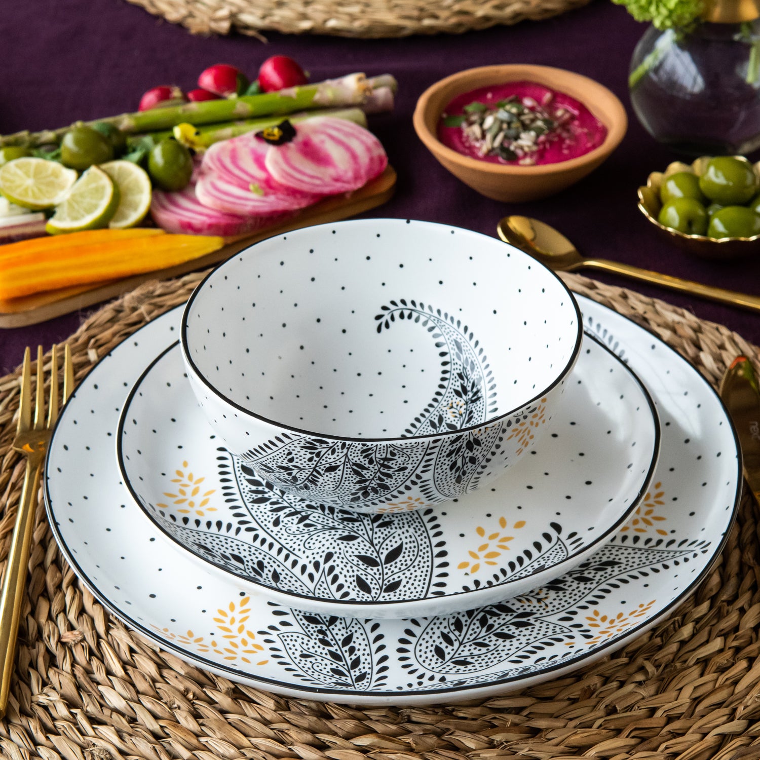 Sara Miller London Artisanne Noir Collection 12 Piece Set Dinner 26.8cm
Salad 20.6cm
Cereal 14.8cm Boxed Set