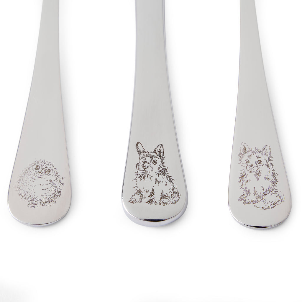 Royal Worcester Wrendale Designs 3 Piece Cutlery Set Fork: 16.3 cm
Spoon: 16.3cm
Knife: 18.6cm Boxed Set
