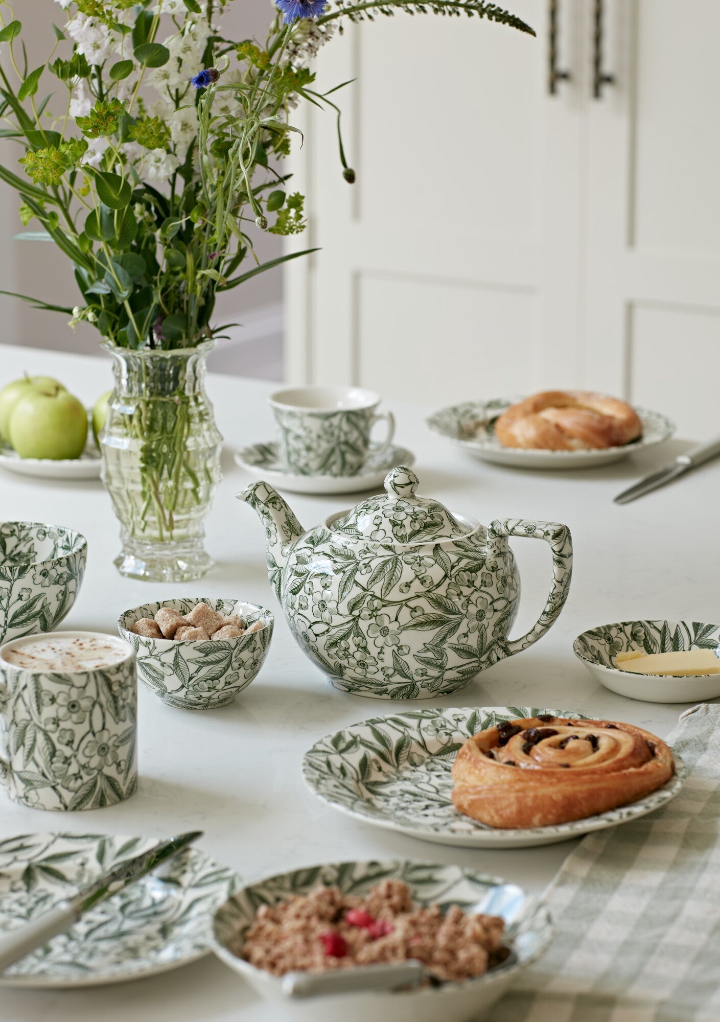 Burleigh Green Prunus Small Teapot 3-4 cup 400ml/0.75pt