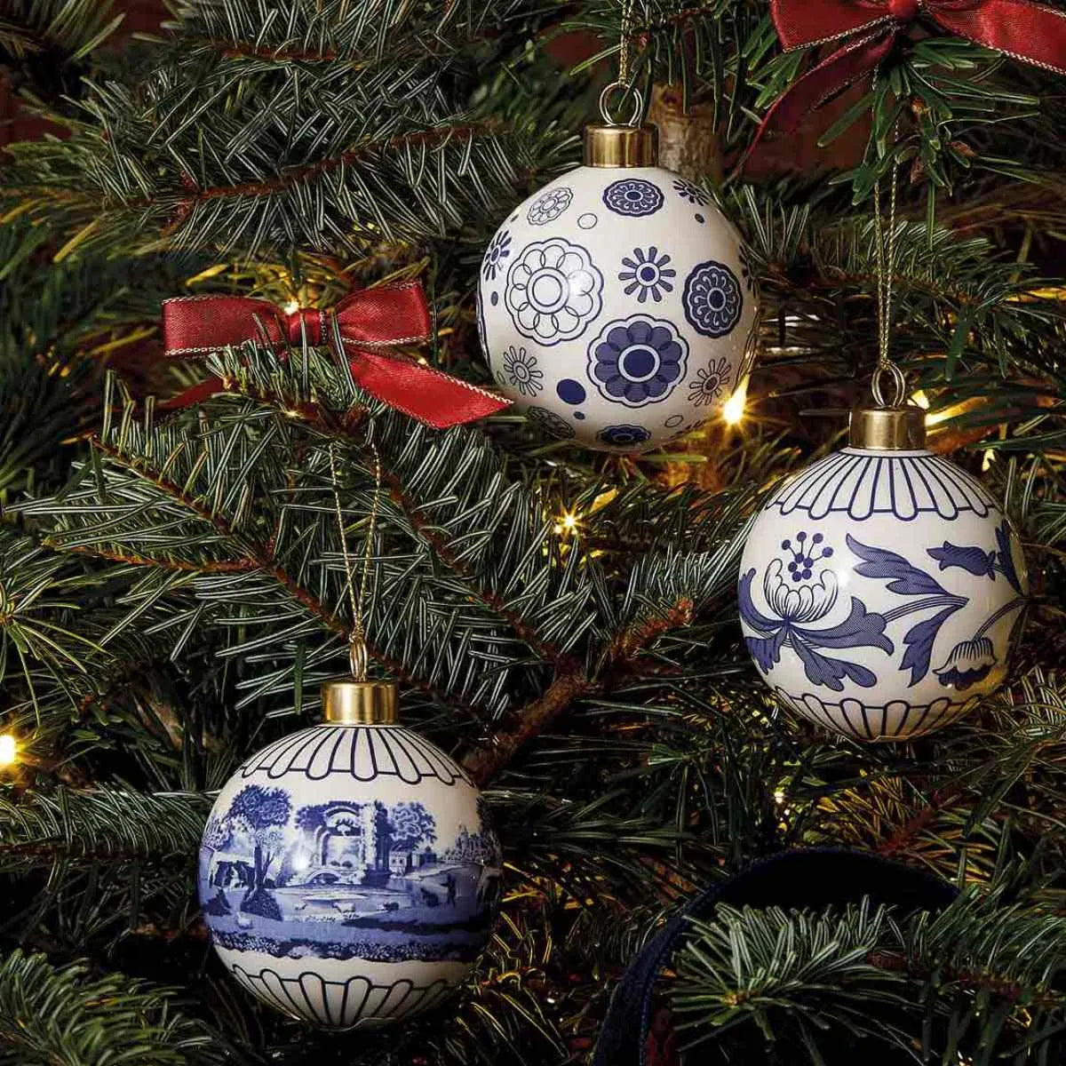 Spode Blue Italian Floral Bauble