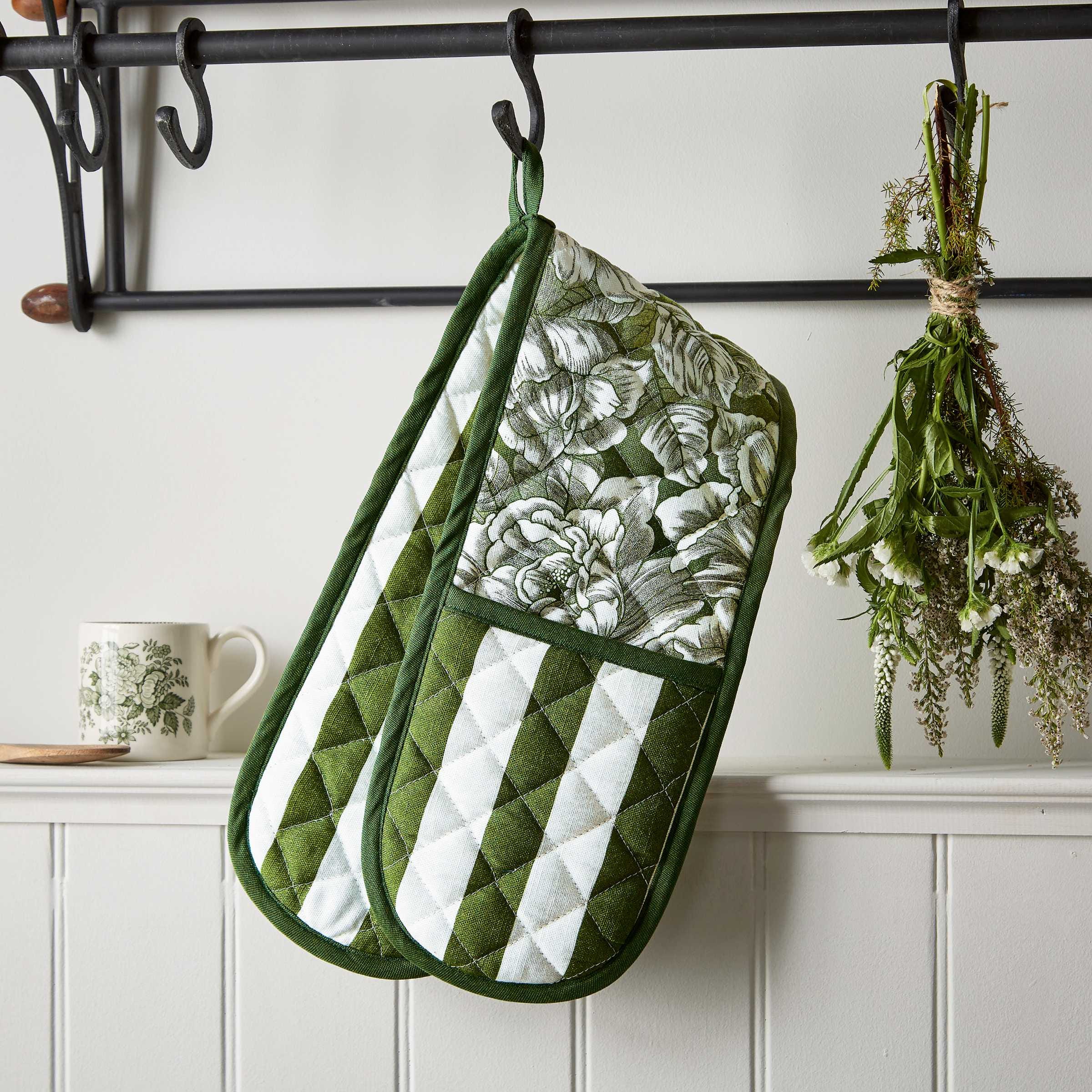 Burleigh x Bedeck of Belfast Hibiscus Double Oven Glove Green
