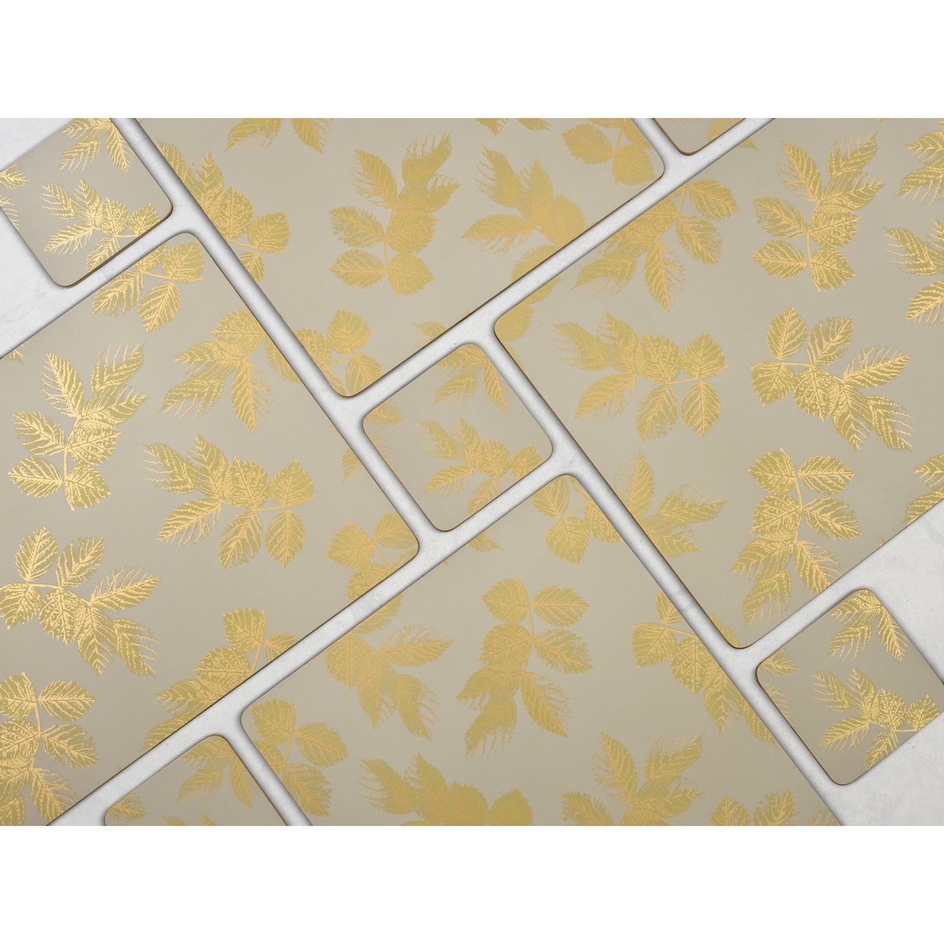 Etched Leaves Placemats S/4 - Light Grey (s) 30.5 x 23cm Boxed Set